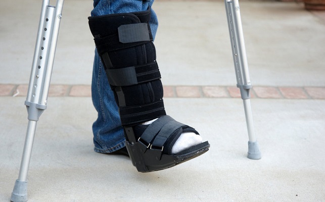 Walking-Boots-for-Sprained-Ankles